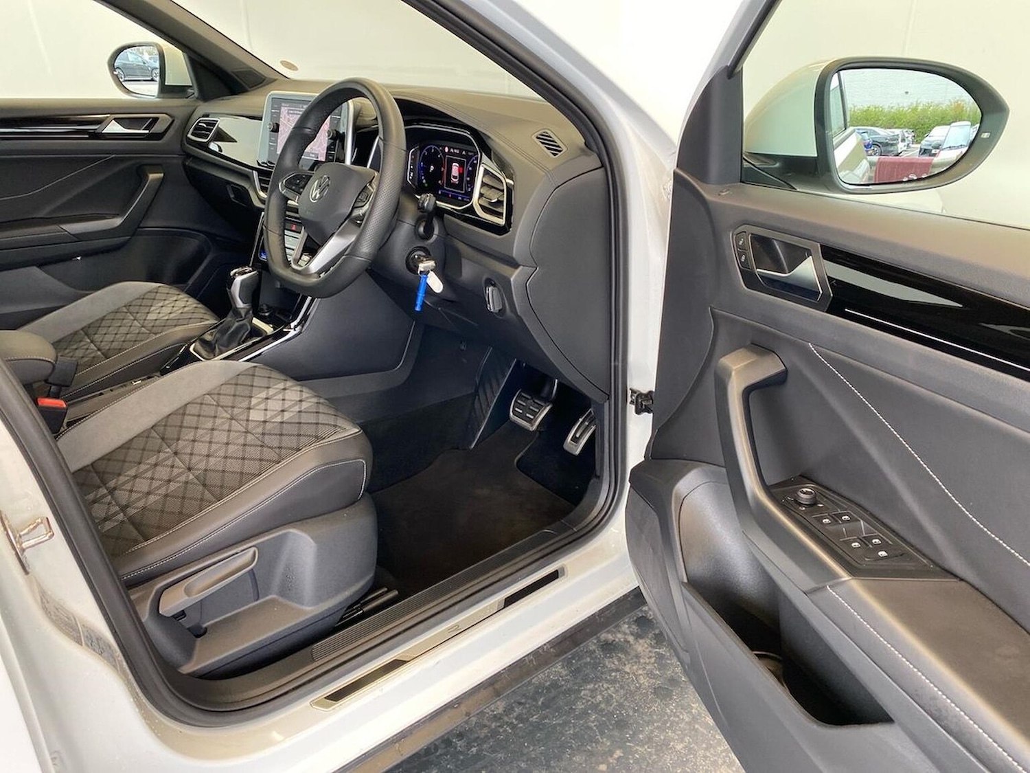 Used Volkswagen T-Roc 2025 for sale - 78194838: Photo 21