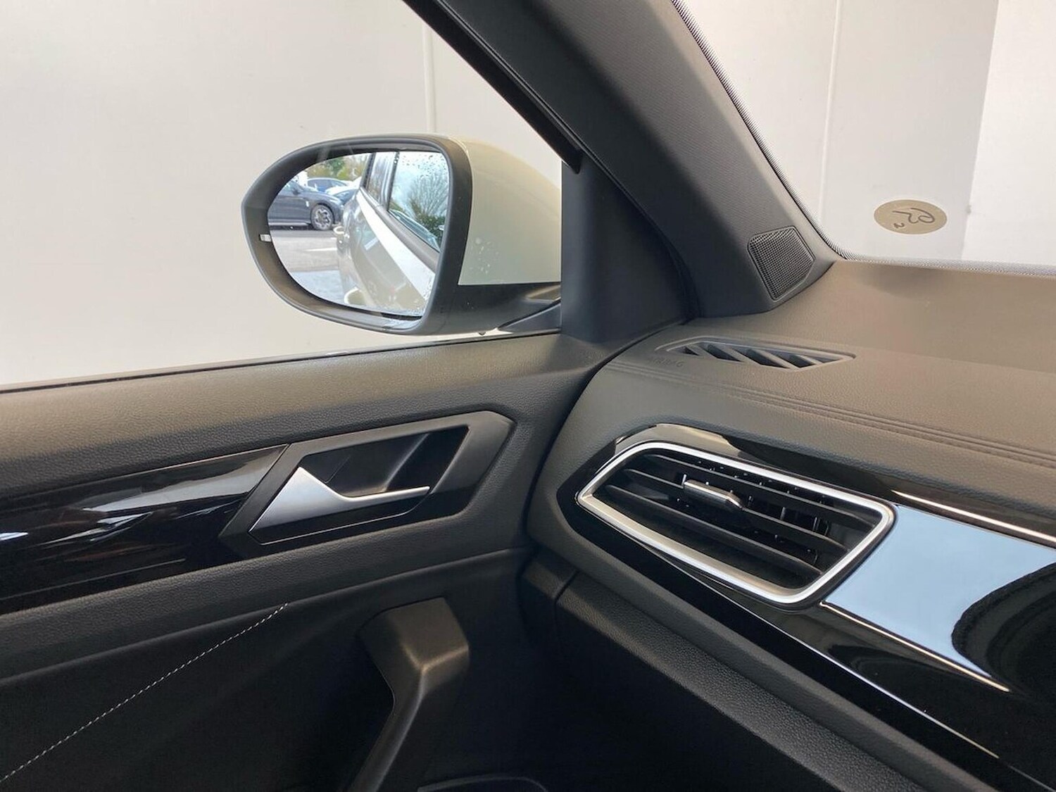 Used Volkswagen T-Roc 2025 for sale - 78194838: Photo 31