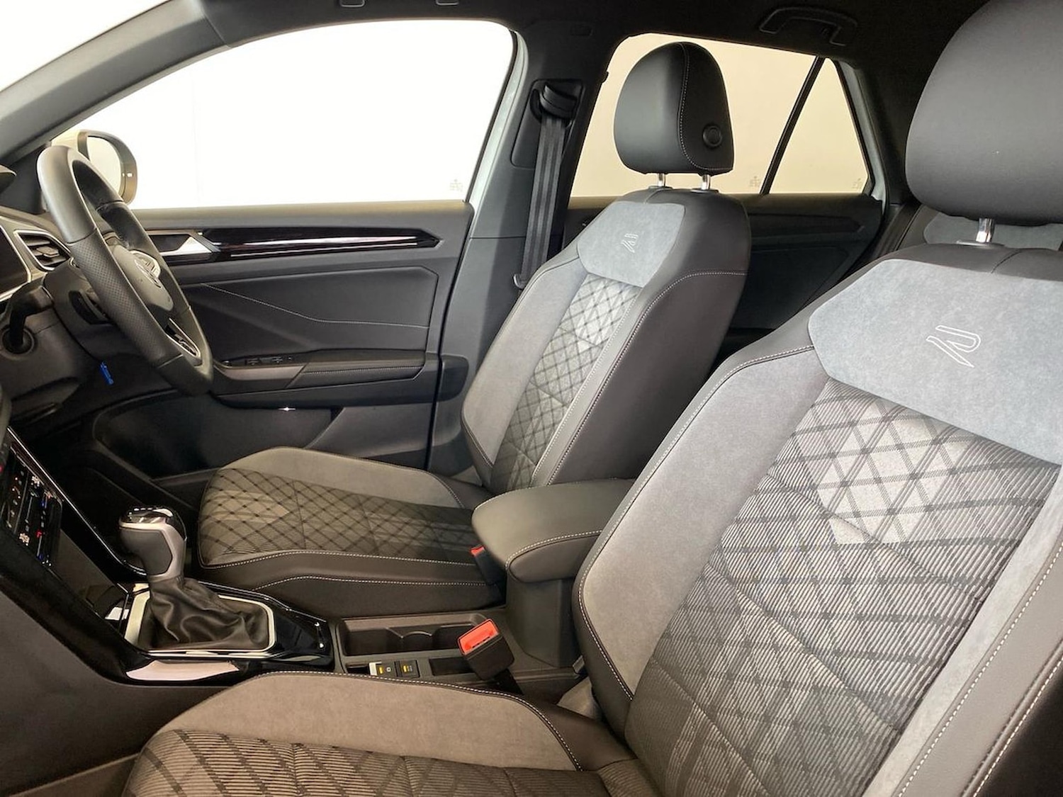 Used Volkswagen T-Roc 2025 for sale - 78194838: Photo 39