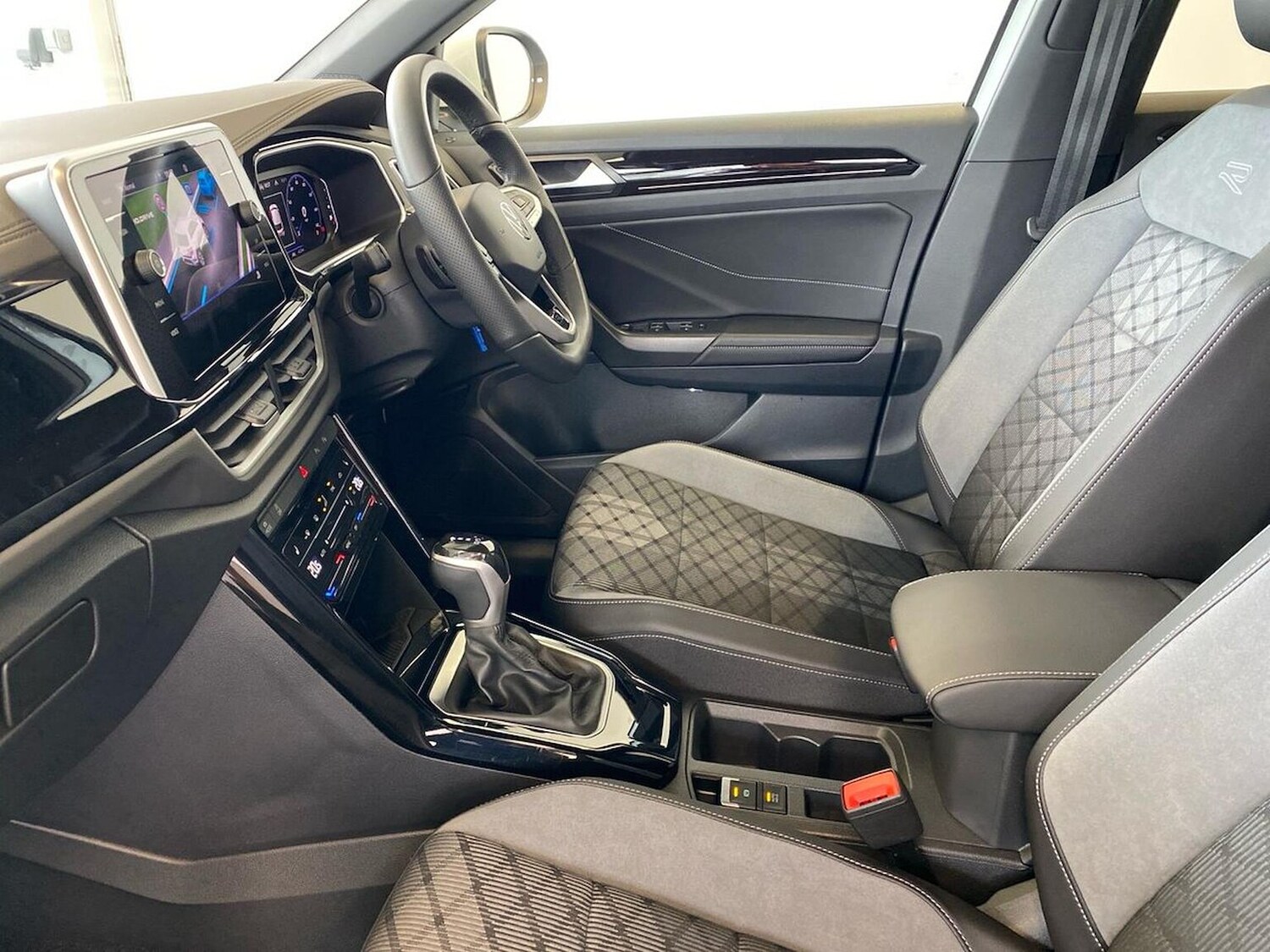 Used Volkswagen T-Roc 2025 for sale - 78194838: Photo 40