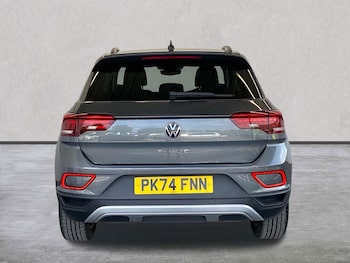 Used Volkswagen T-Roc 2024 for sale - 79430324: Photo
