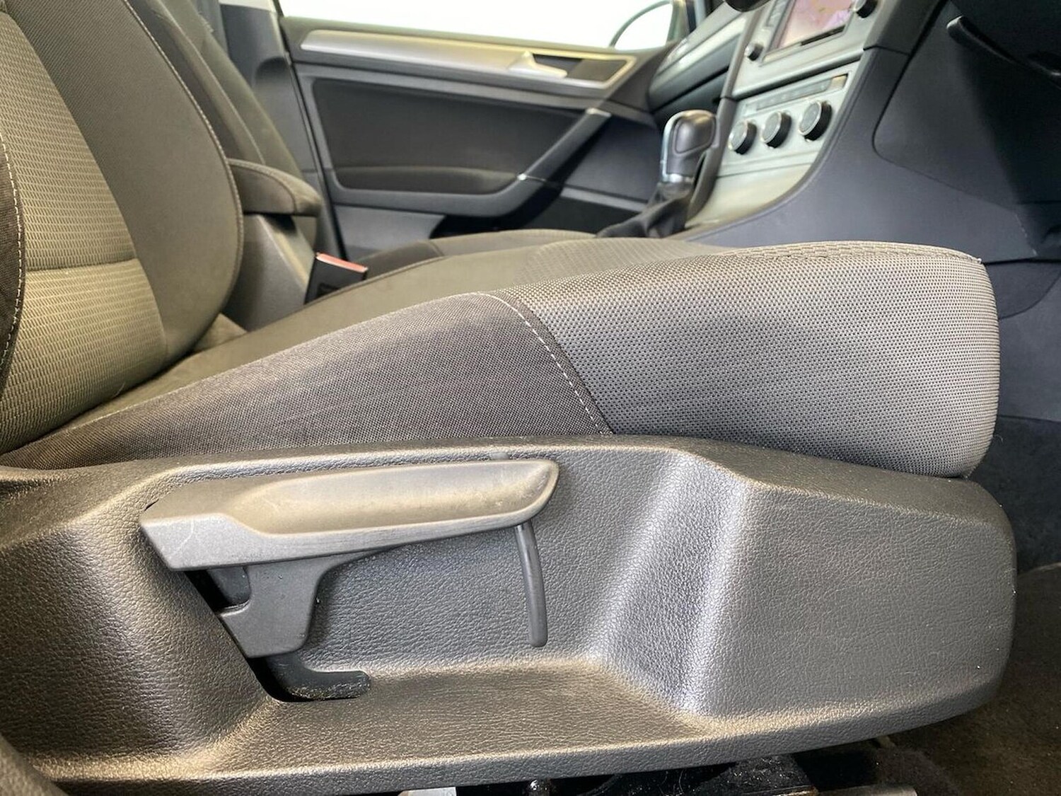 Used Volkswagen Golf 2017 for sale - 78195144: Photo 30