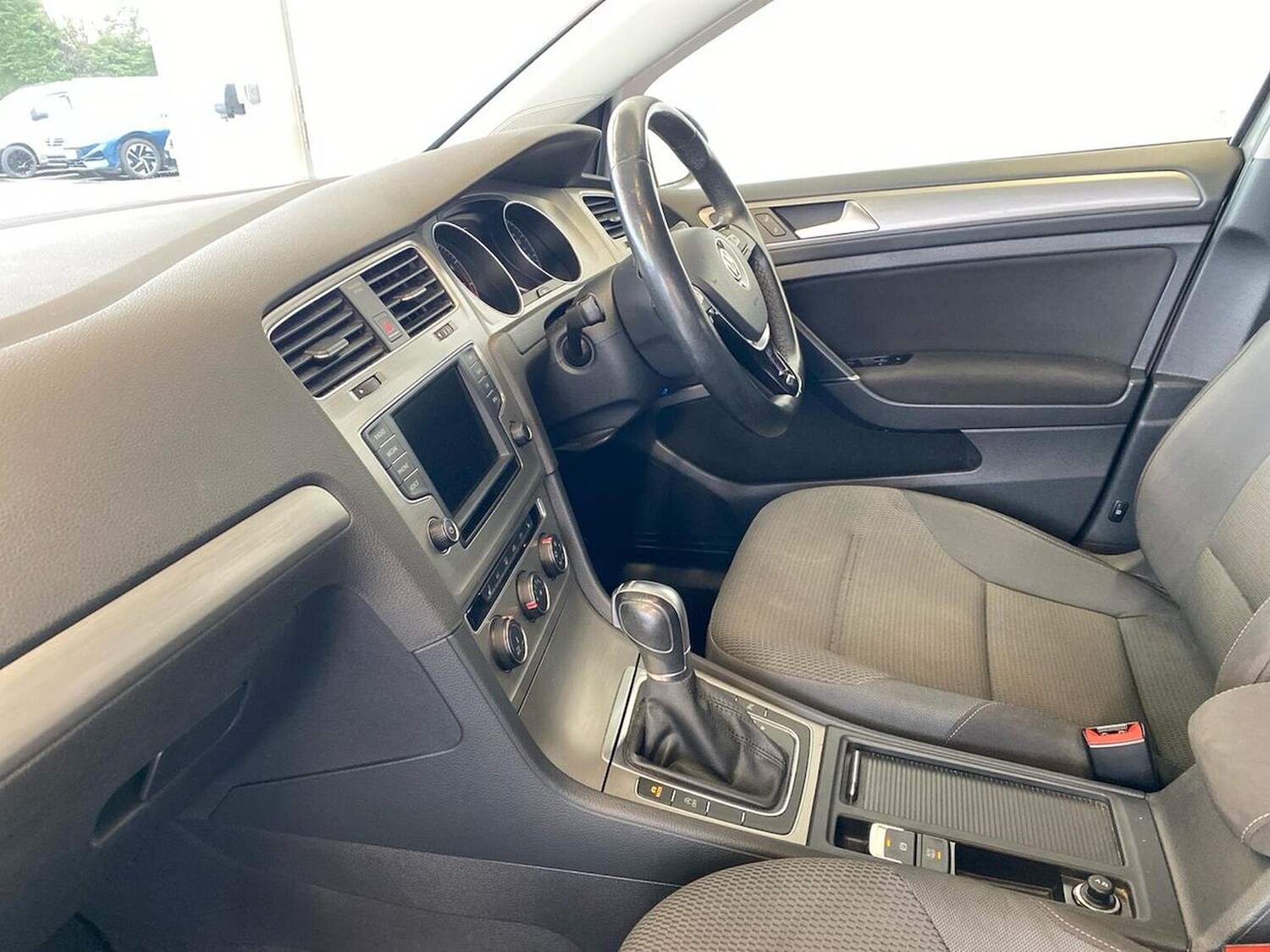 Used Volkswagen Golf 2017 for sale - 78195144: Photo 40