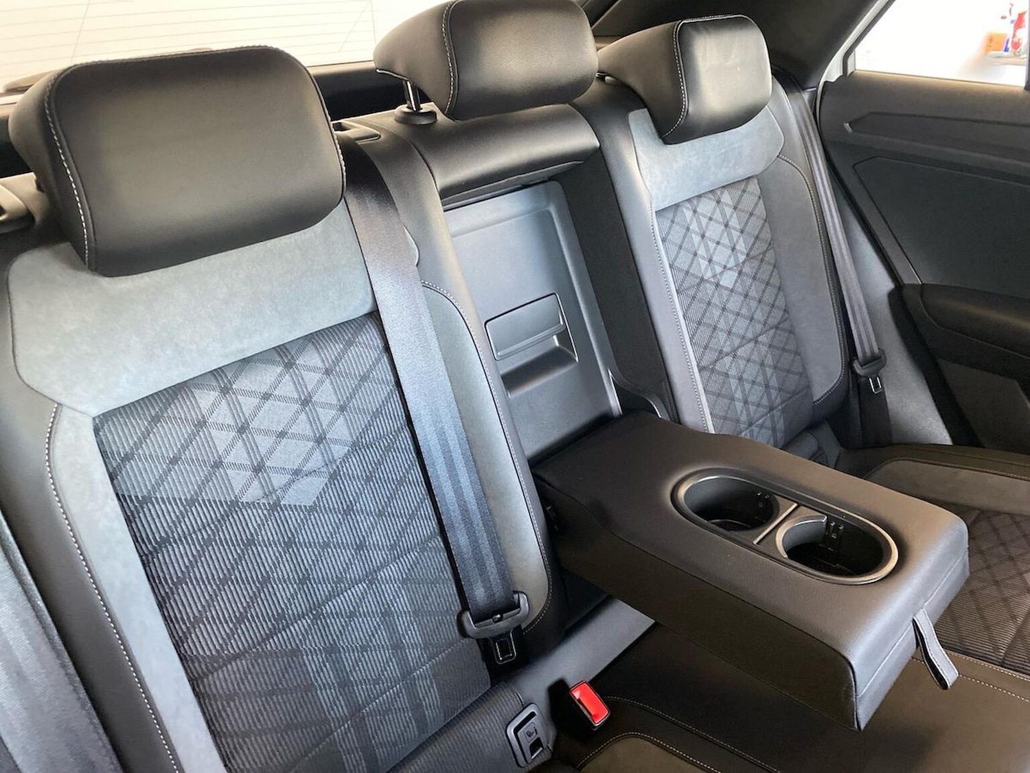 Used Volkswagen T-Roc 2022 for sale - 76536614: Photo 16