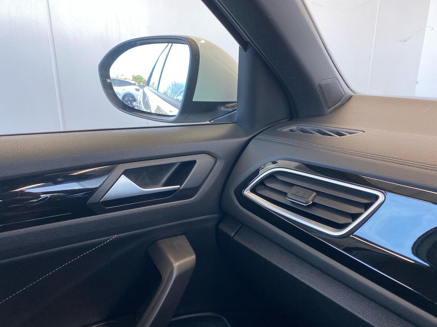 Used Volkswagen T-Roc 2022 for sale - 76536614: Photo 31