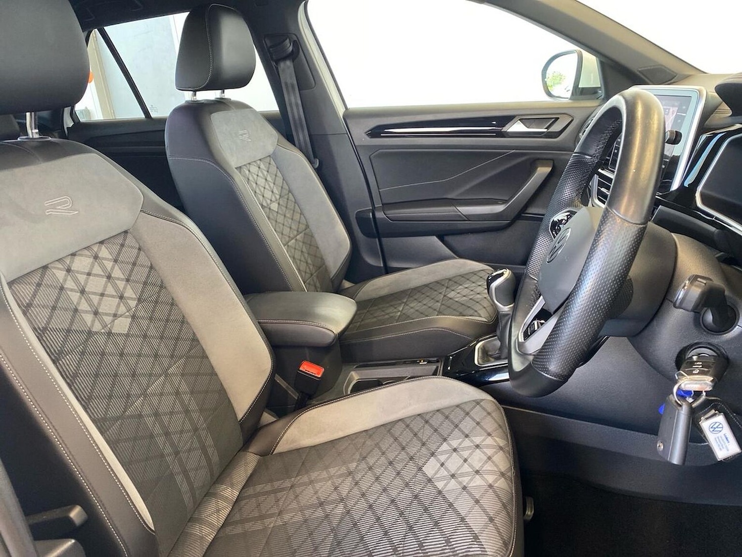 Used Volkswagen T-Roc 2022 for sale - 76536614: Photo 32