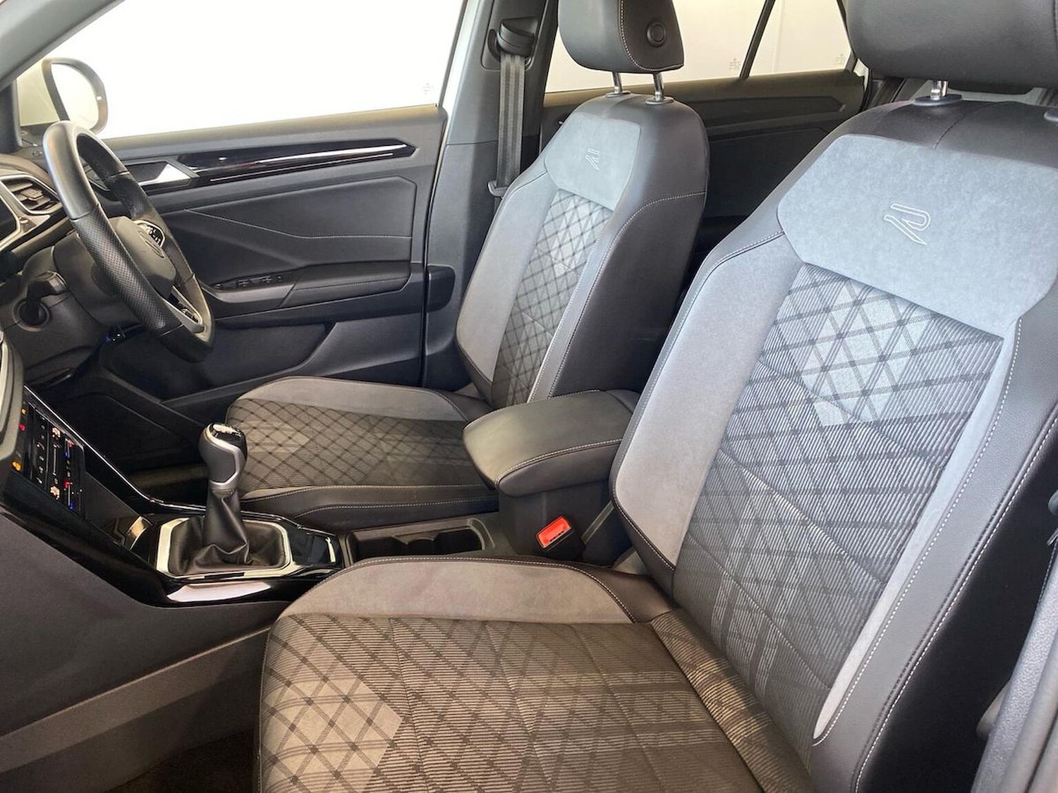 Used Volkswagen T-Roc 2022 for sale - 76536614: Photo 39