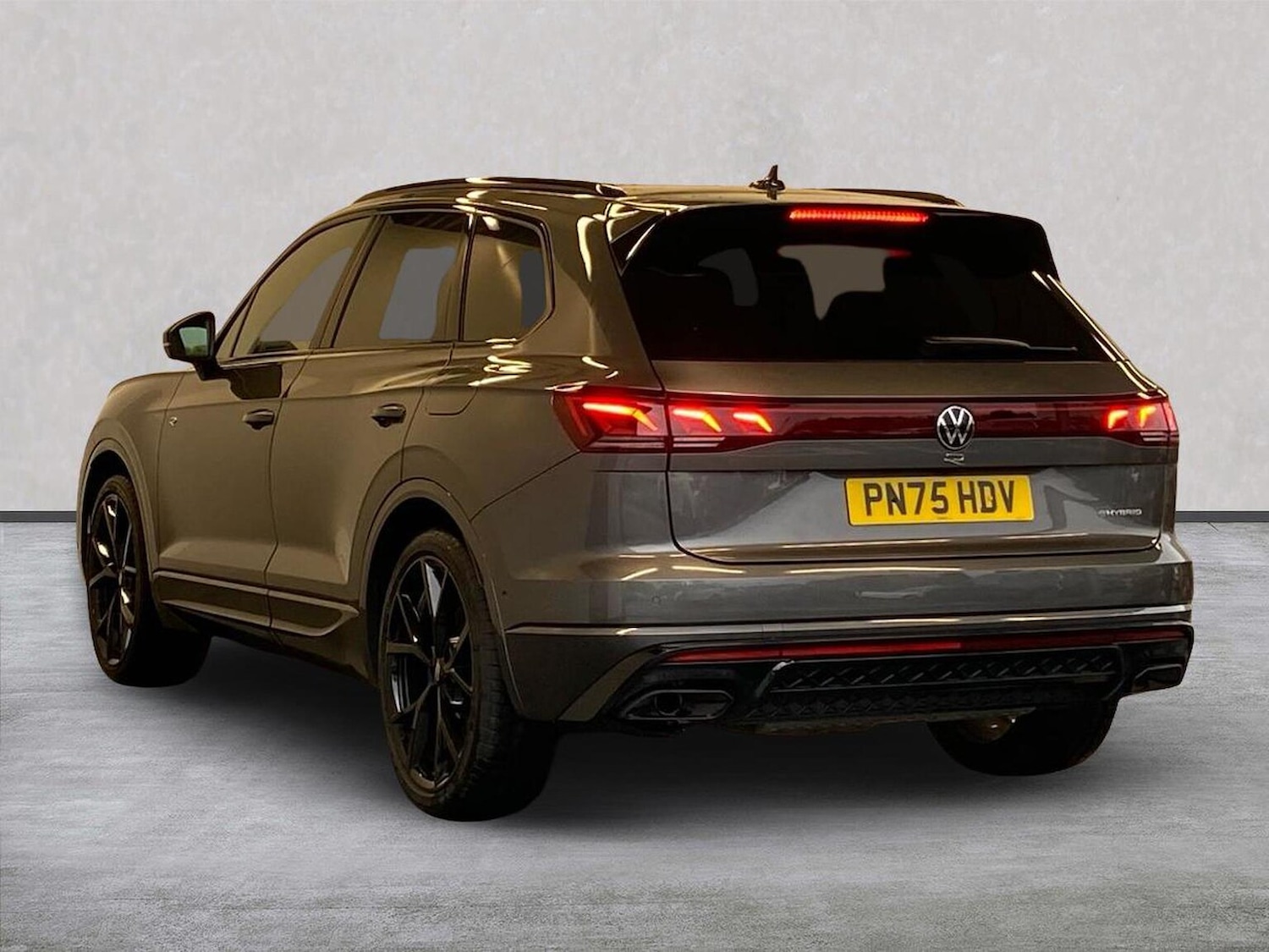 Used Volkswagen Touareg 2025 for sale - 76461833: Photo 2