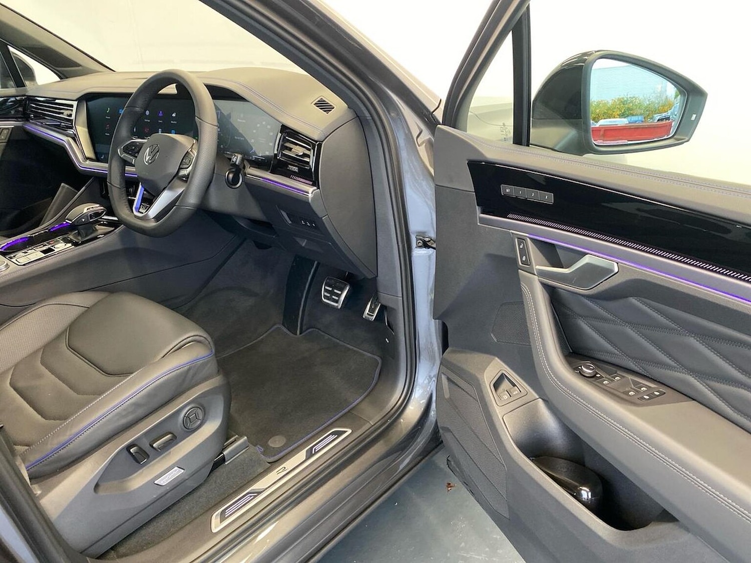 Used Volkswagen Touareg 2025 for sale - 76461833: Photo 21