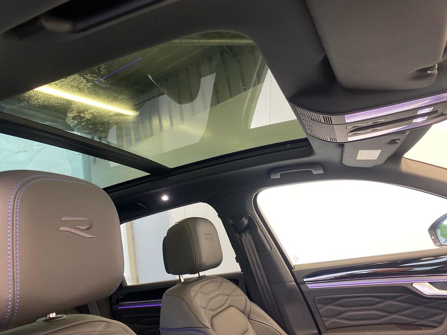 Used Volkswagen Touareg 2025 for sale - 76461833: Photo 32