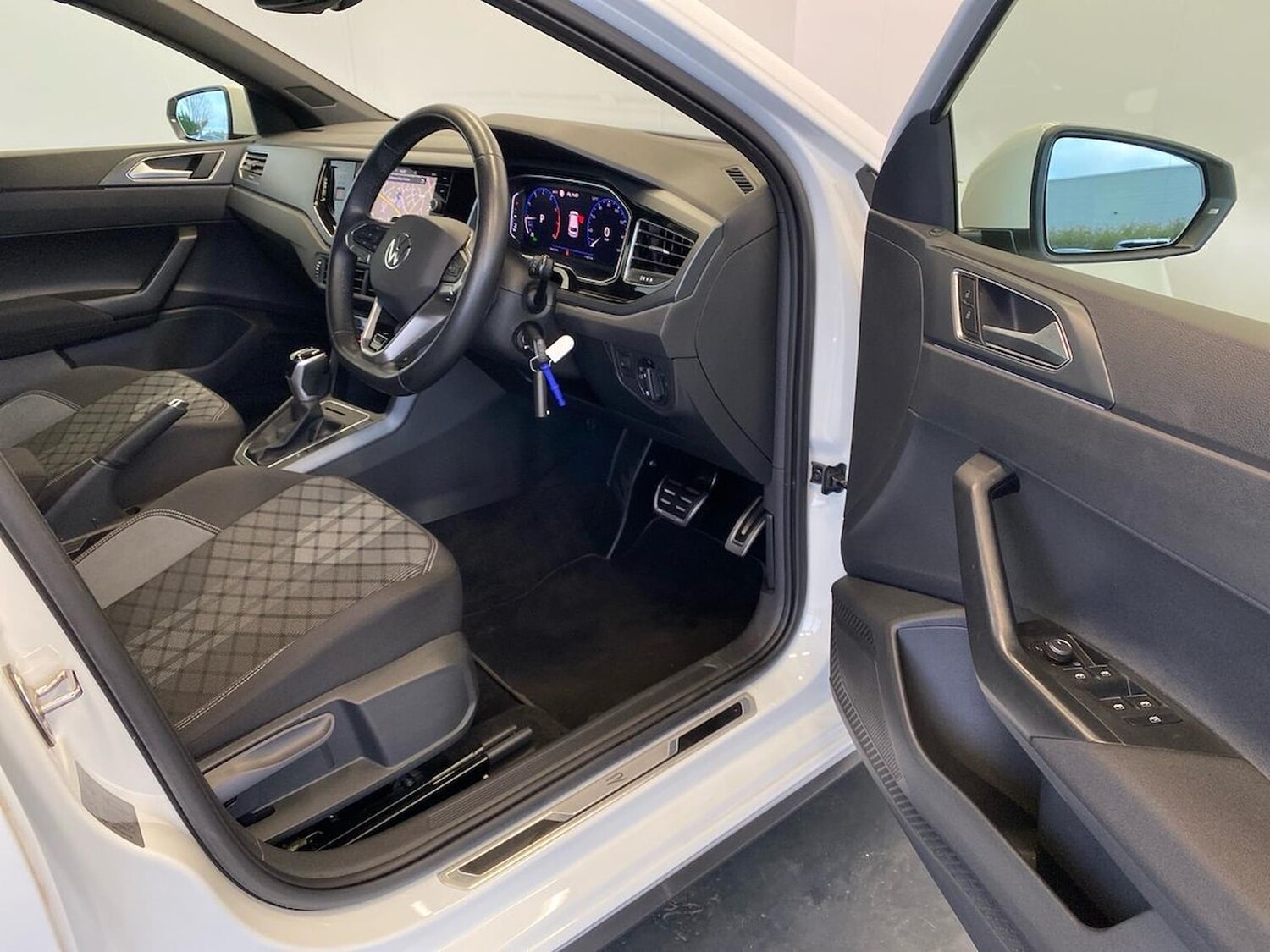 Used Volkswagen Polo 2023 for sale - 77488770: Photo 21