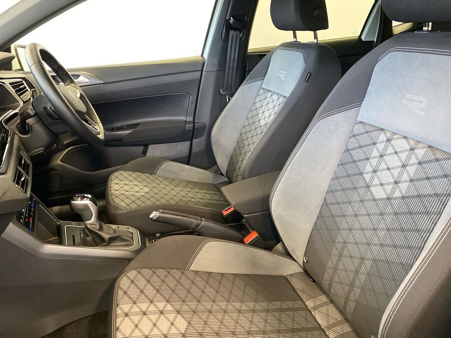 Used Volkswagen Polo 2023 for sale - 77488770: Photo 39