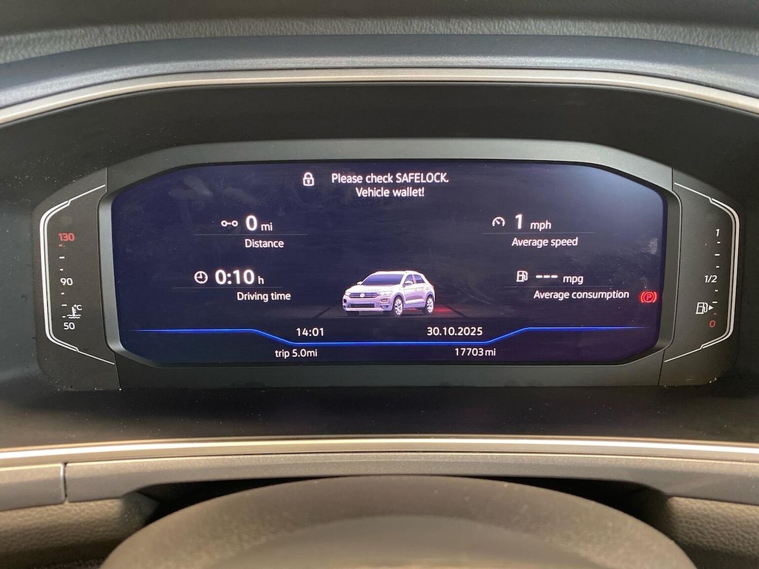 Used Volkswagen T-Roc 2023 for sale - 76719395: Photo 10