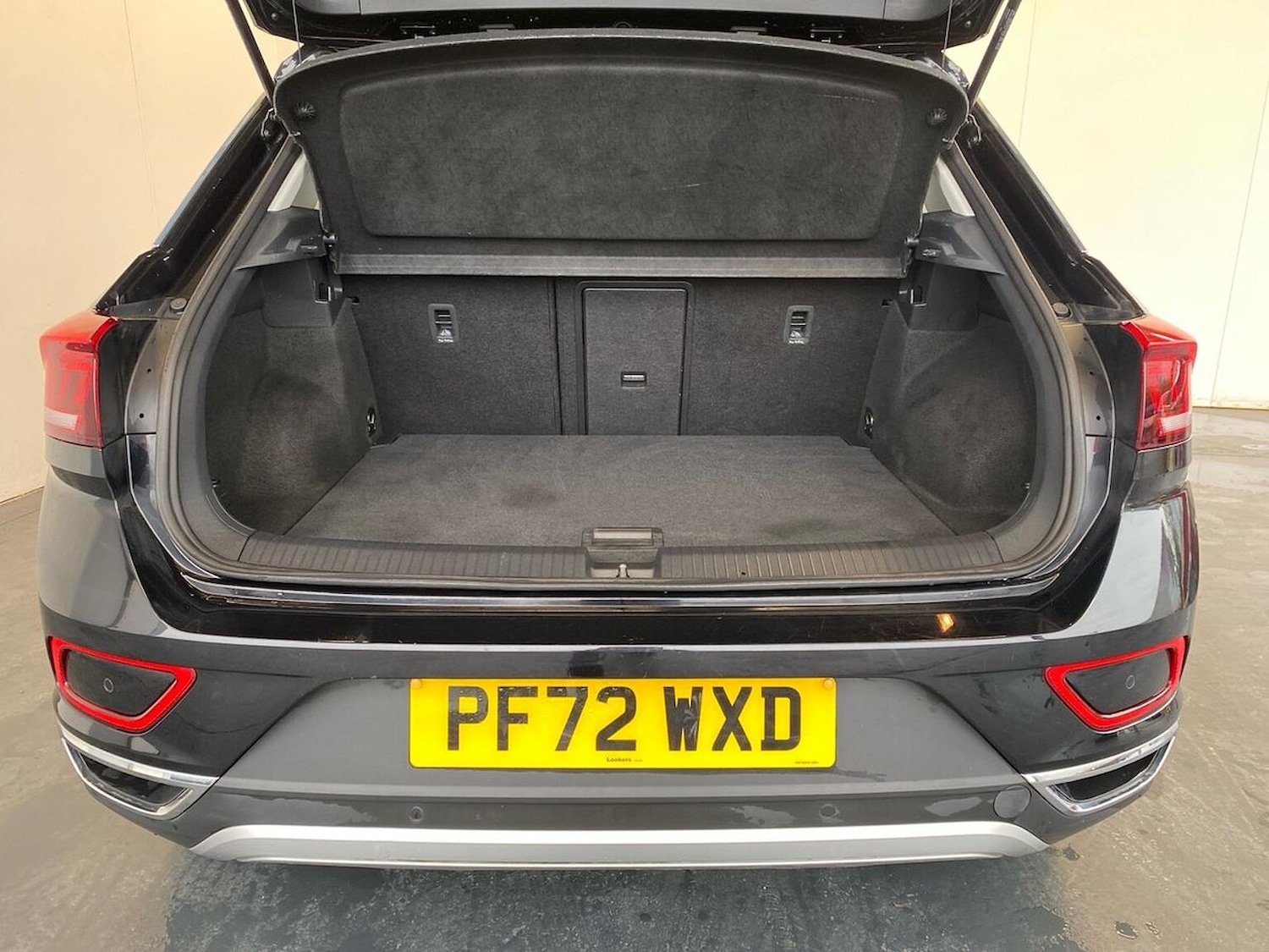 Used Volkswagen T-Roc 2023 for sale - 76719395: Photo 17