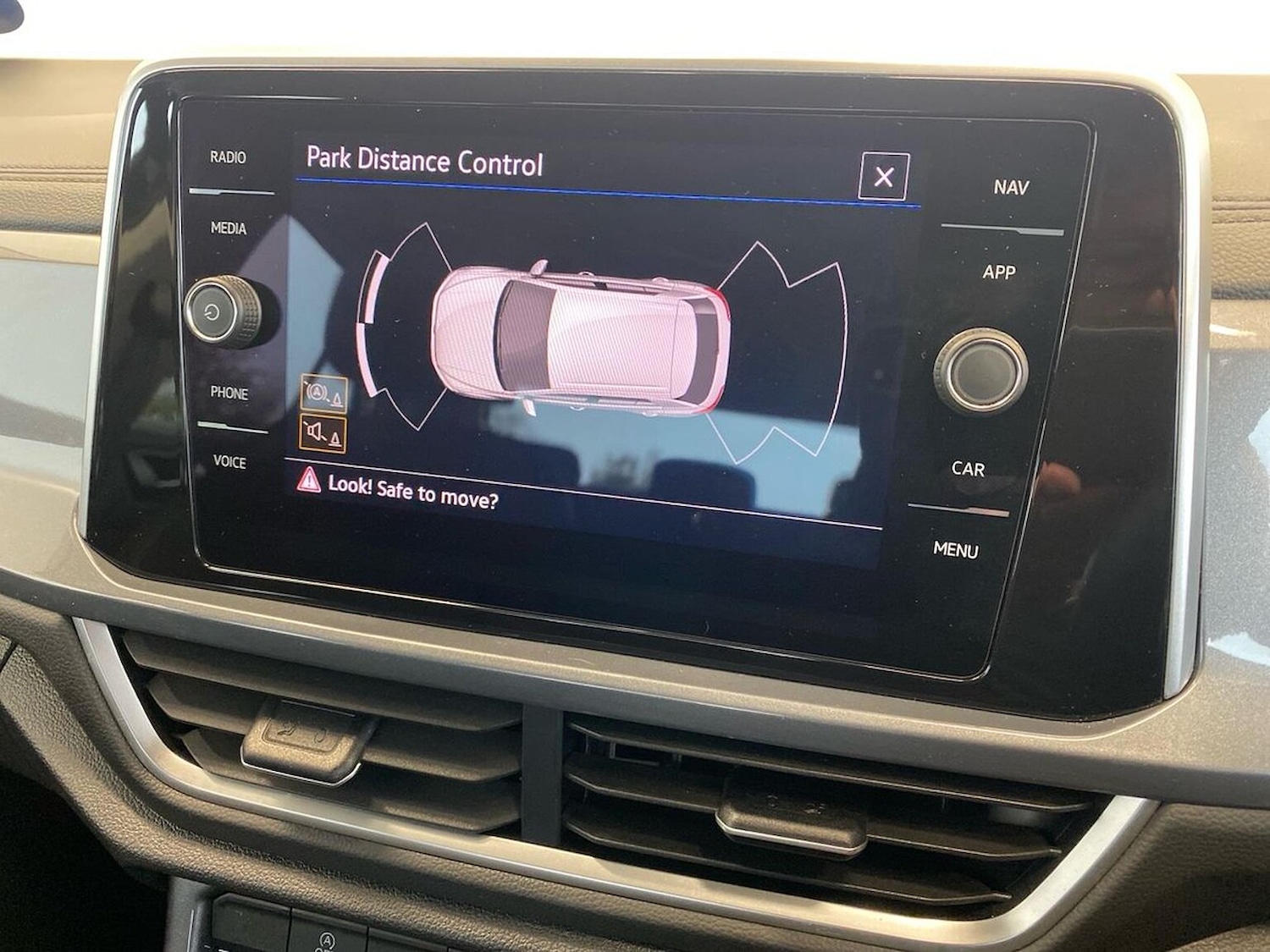 Used Volkswagen T-Roc 2023 for sale - 76719395: Photo 23