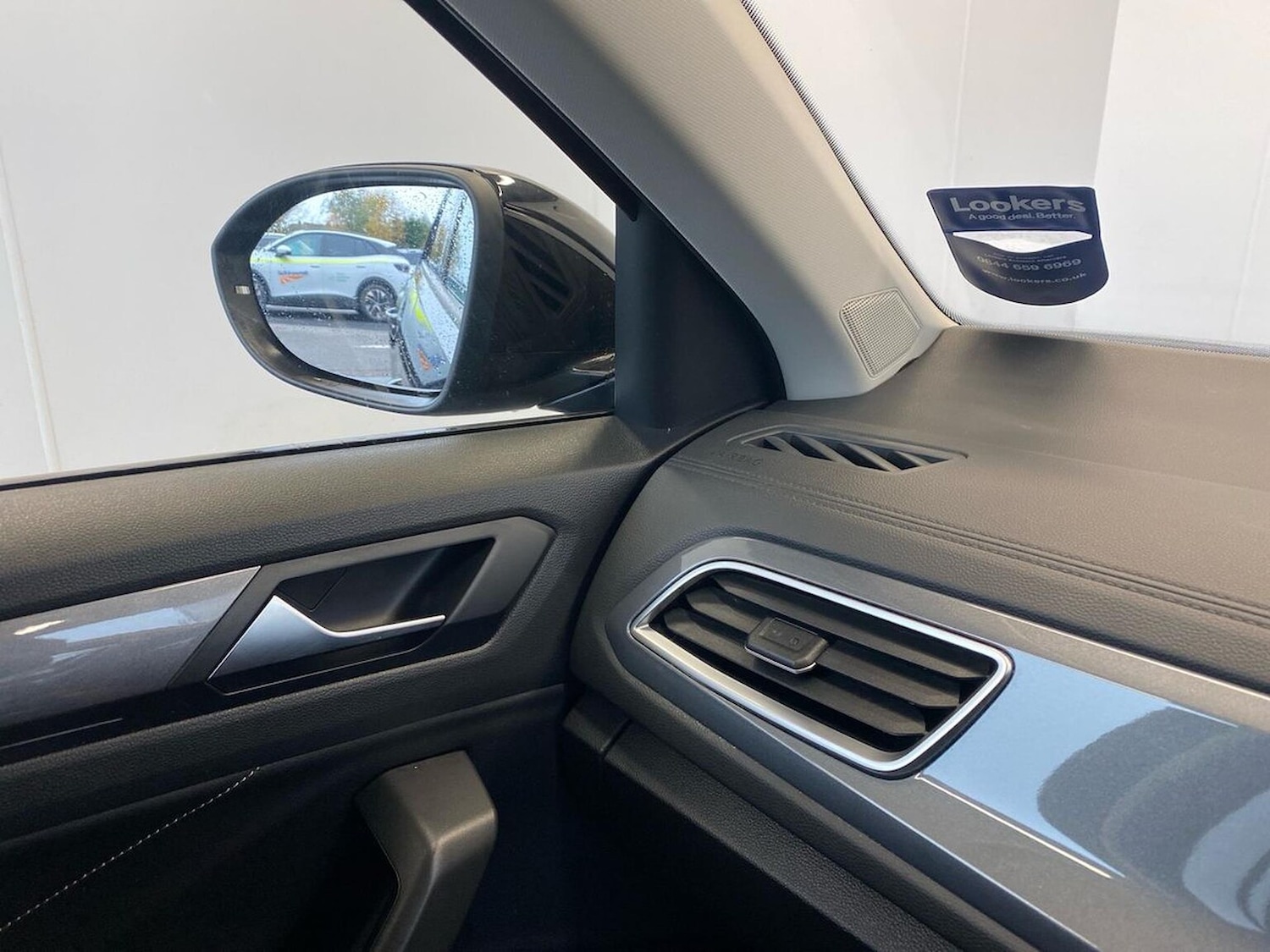 Used Volkswagen T-Roc 2023 for sale - 76719395: Photo 31