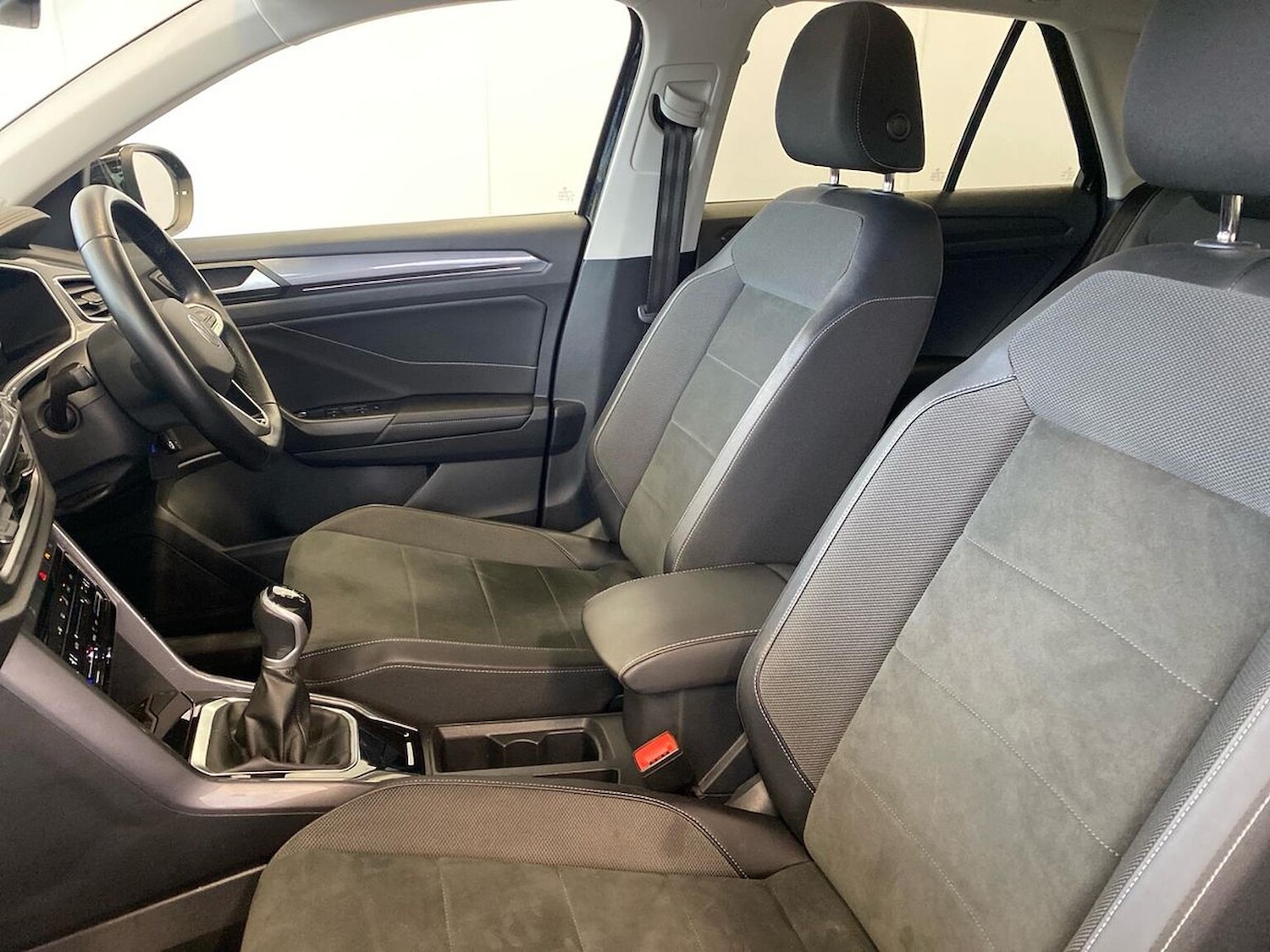 Used Volkswagen T-Roc 2023 for sale - 76719395: Photo 39