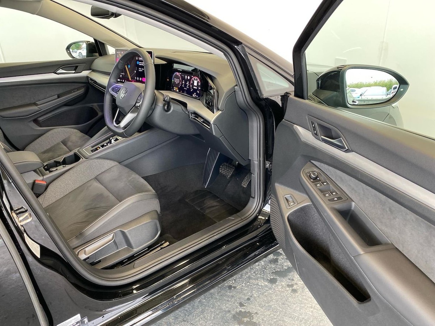 Used Volkswagen Golf 2025 for sale - 77729968: Photo 21