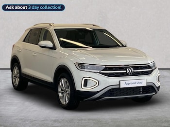 Used Volkswagen T-Roc 2023 for sale - 75514733: Photo