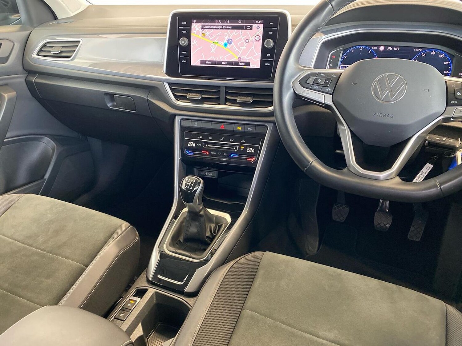 Used Volkswagen T-Roc 2024 for sale - 75994961: Photo 13