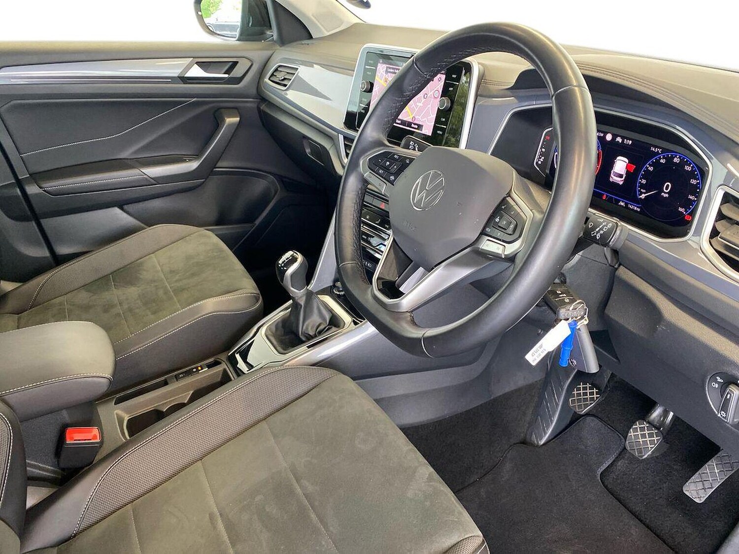 Used Volkswagen T-Roc 2024 for sale - 75994961: Photo 15