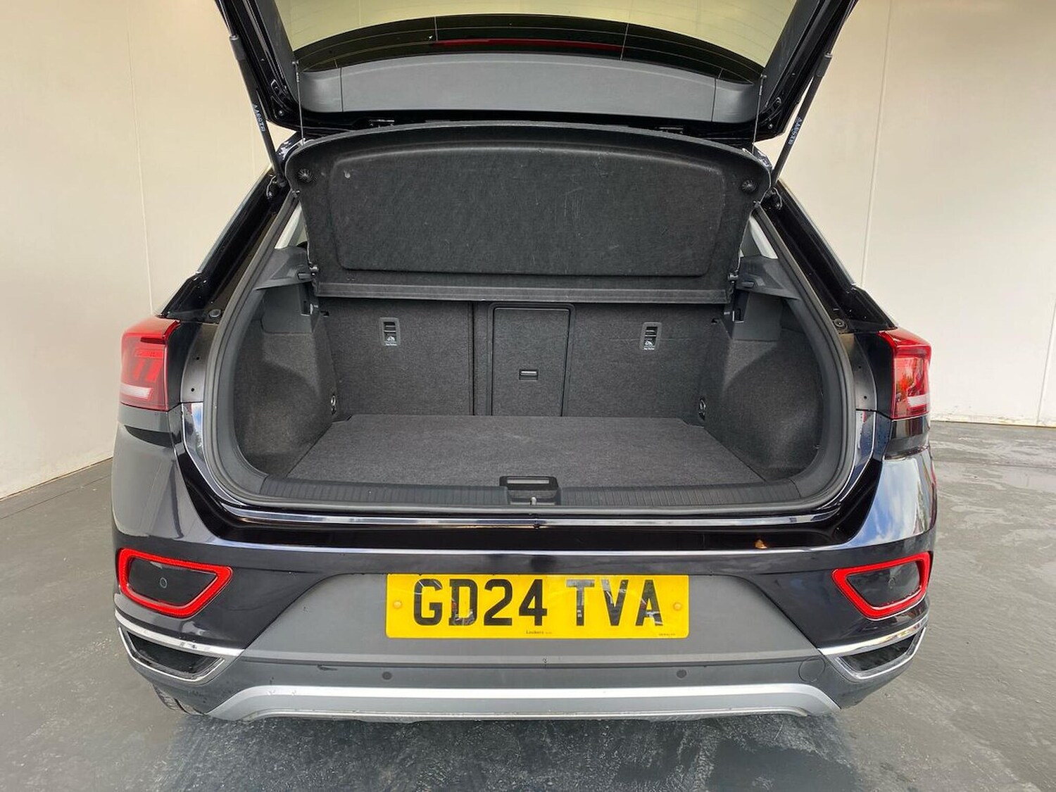 Used Volkswagen T-Roc 2024 for sale - 75994961: Photo 17