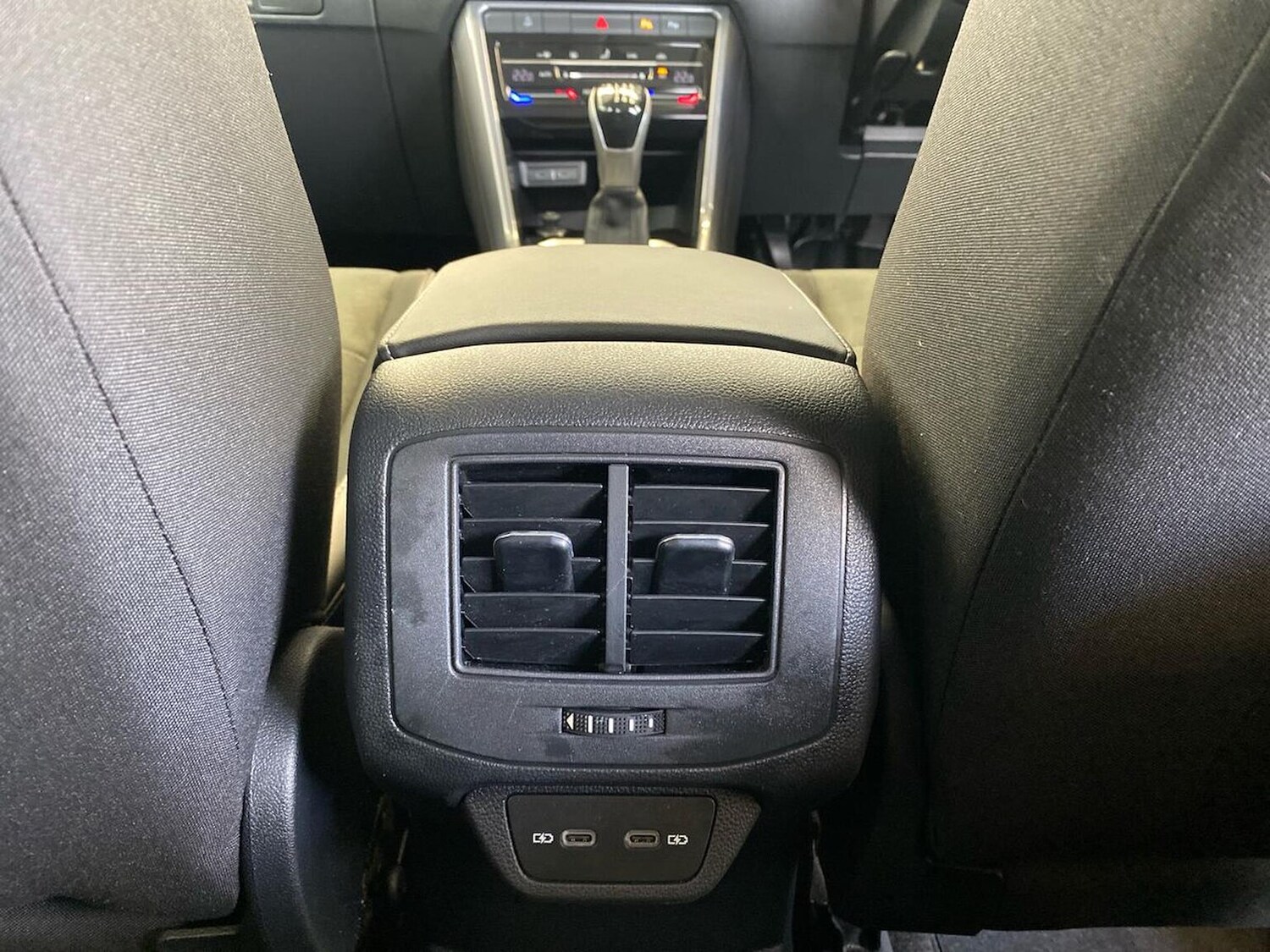 Used Volkswagen T-Roc 2024 for sale - 75994961: Photo 26