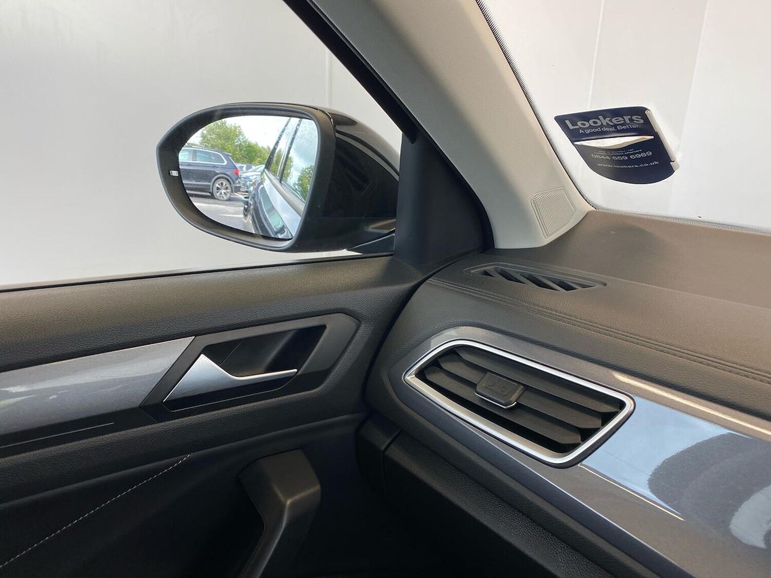 Used Volkswagen T-Roc 2024 for sale - 75994961: Photo 31