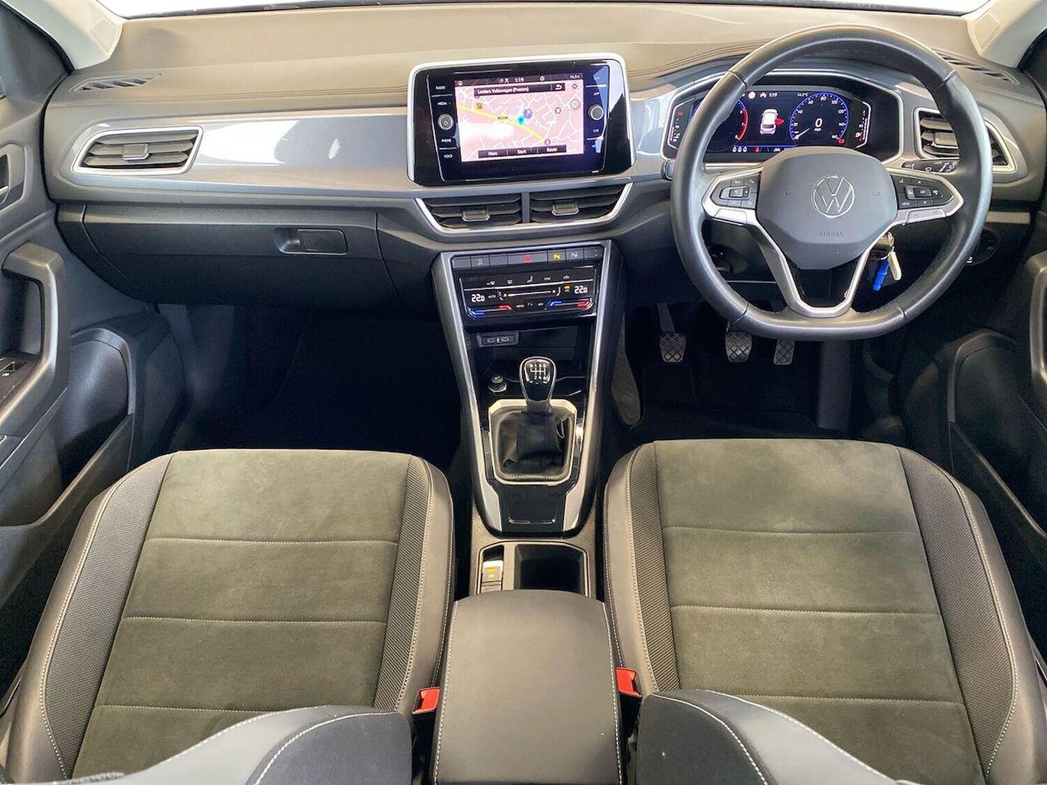 Used Volkswagen T-Roc 2024 for sale - 75994961: Photo 8