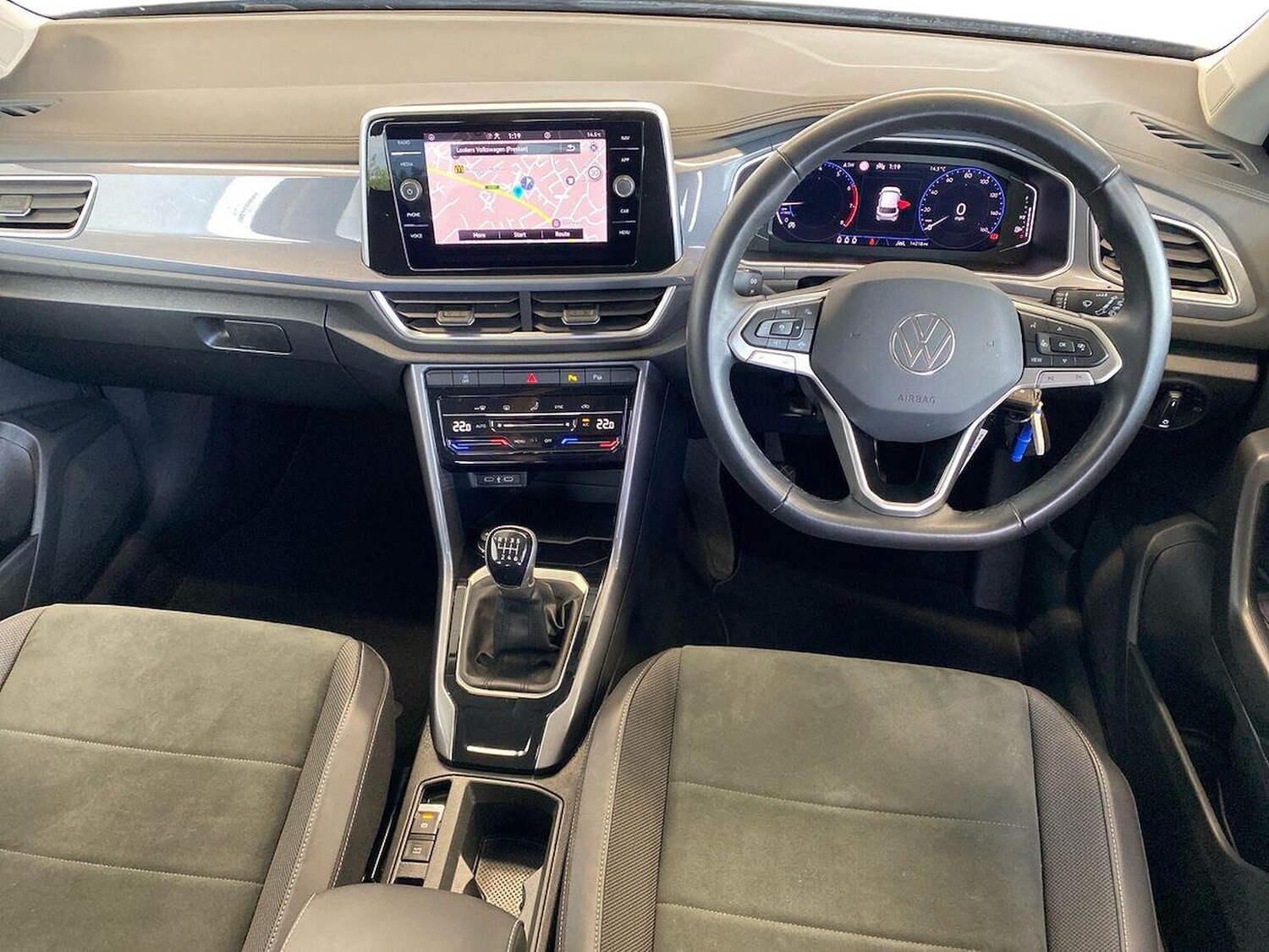 Used Volkswagen T-Roc 2024 for sale - 75994961: Photo 9