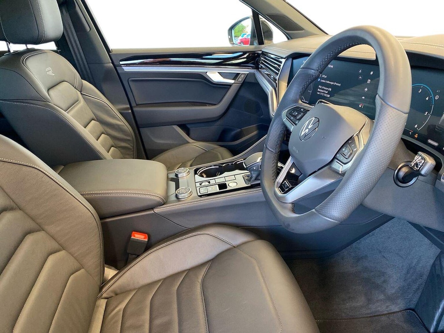 Used Volkswagen Touareg 2025 for sale - 76905077: Photo 15