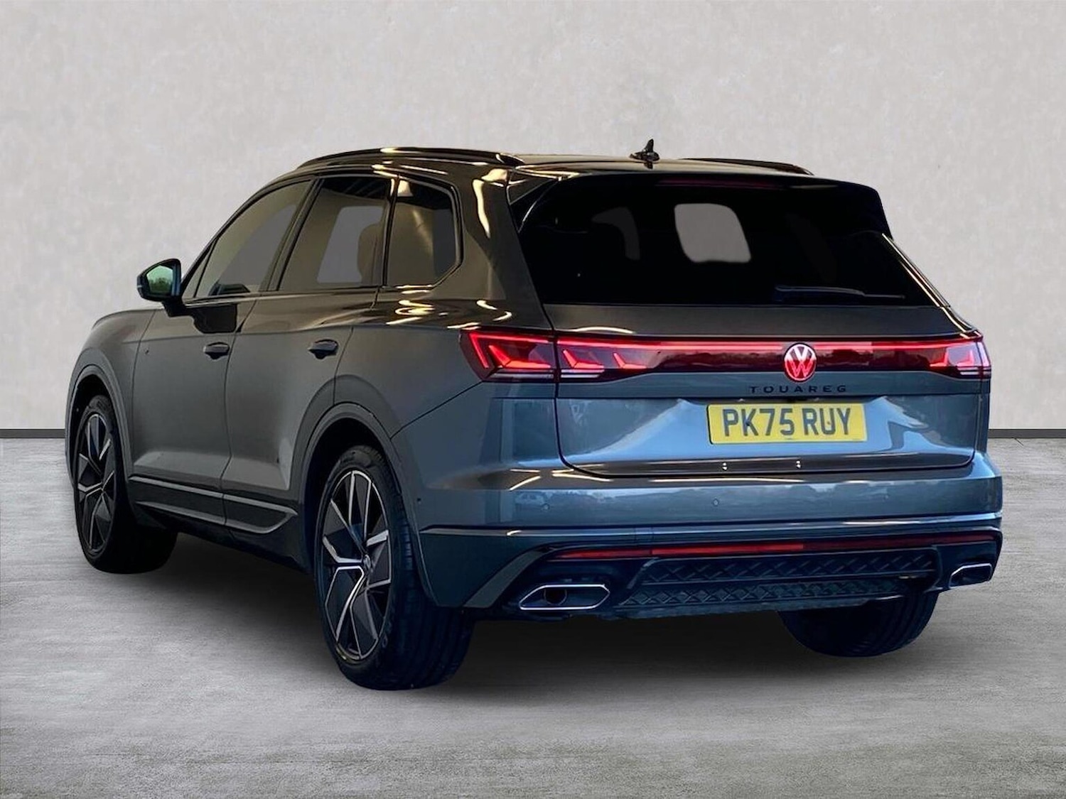 Used Volkswagen Touareg 2025 for sale - 76905077: Photo 2