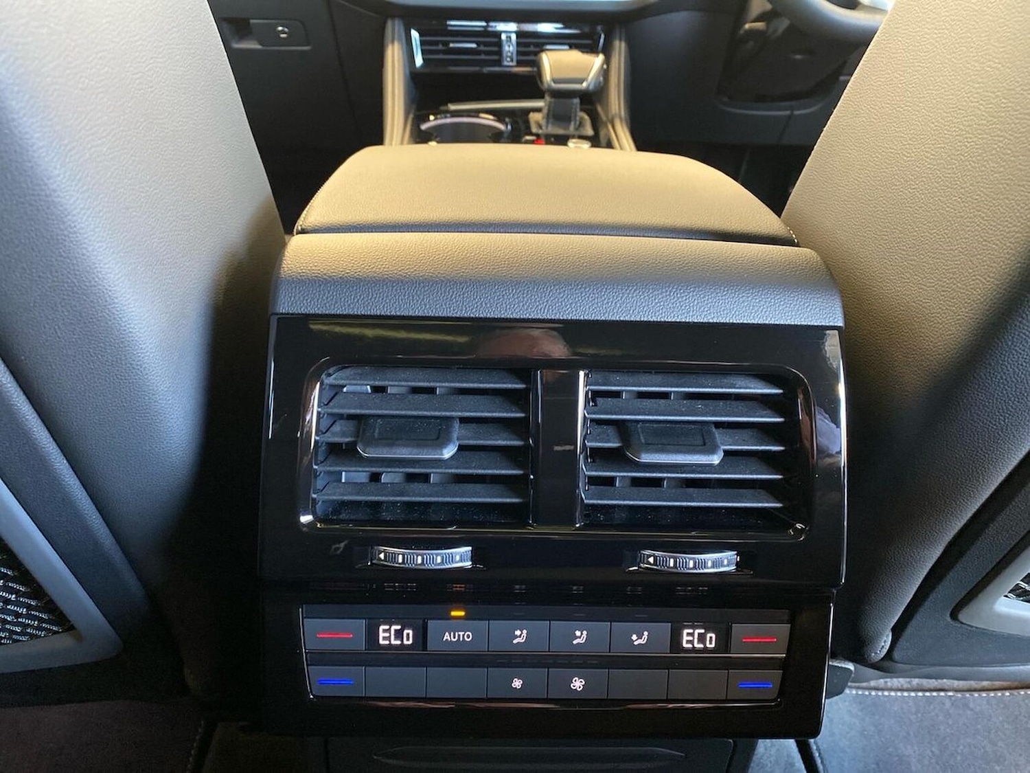 Used Volkswagen Touareg 2025 for sale - 76905077: Photo 26