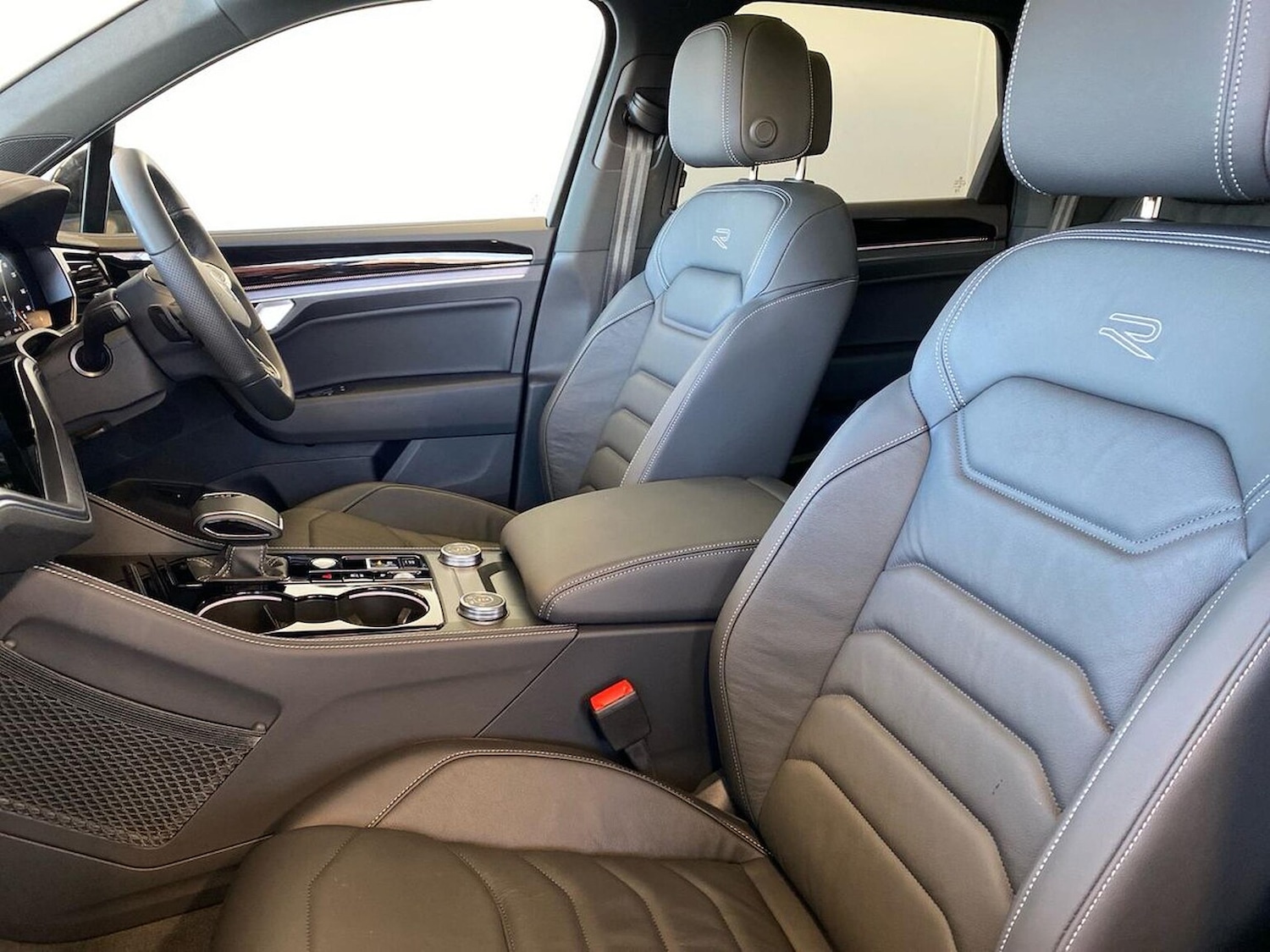 Used Volkswagen Touareg 2025 for sale - 76905077: Photo 39