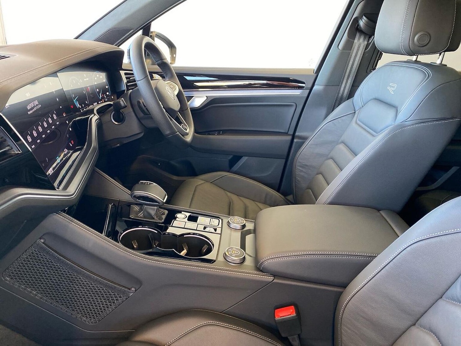 Used Volkswagen Touareg 2025 for sale - 76905077: Photo 40