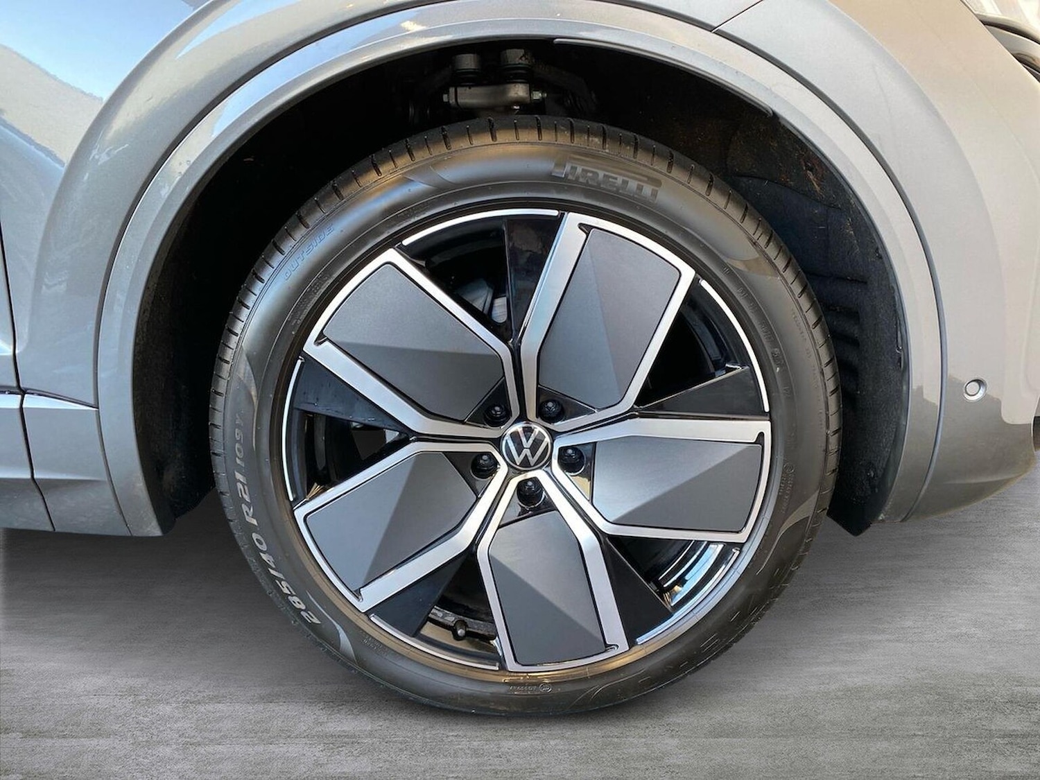 Used Volkswagen Touareg 2025 for sale - 76905077: Photo 6