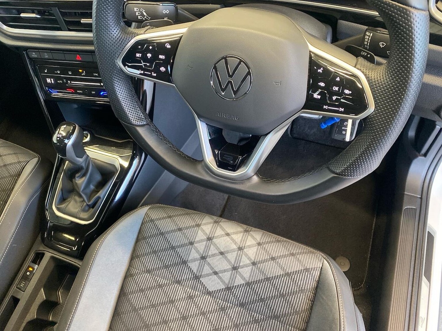 Used Volkswagen T-Roc 2022 for sale - 76681780: Photo 27