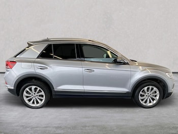 Used Volkswagen T-Roc 2024 for sale - 75514718: Photo