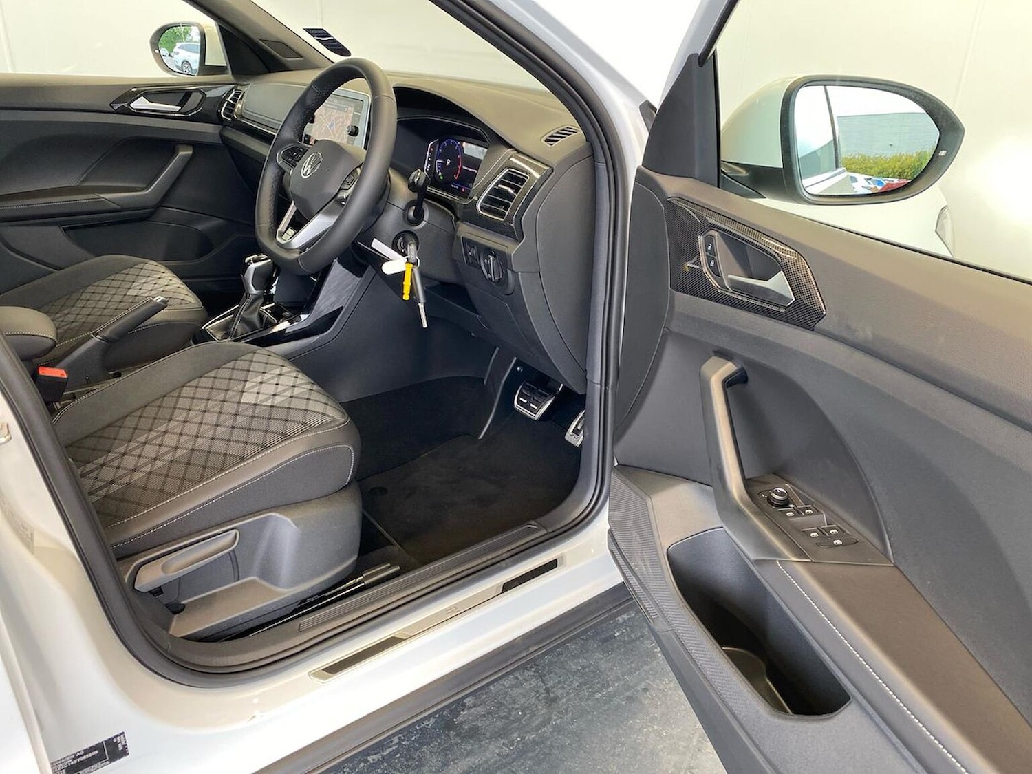 Used Volkswagen T-Cross 2025 for sale - 76179024: Photo 21