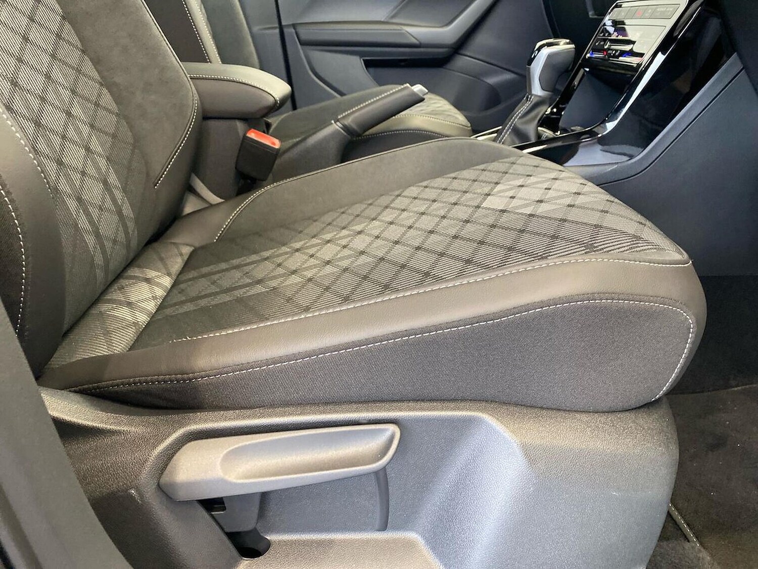 Used Volkswagen T-Cross 2025 for sale - 76179024: Photo 30