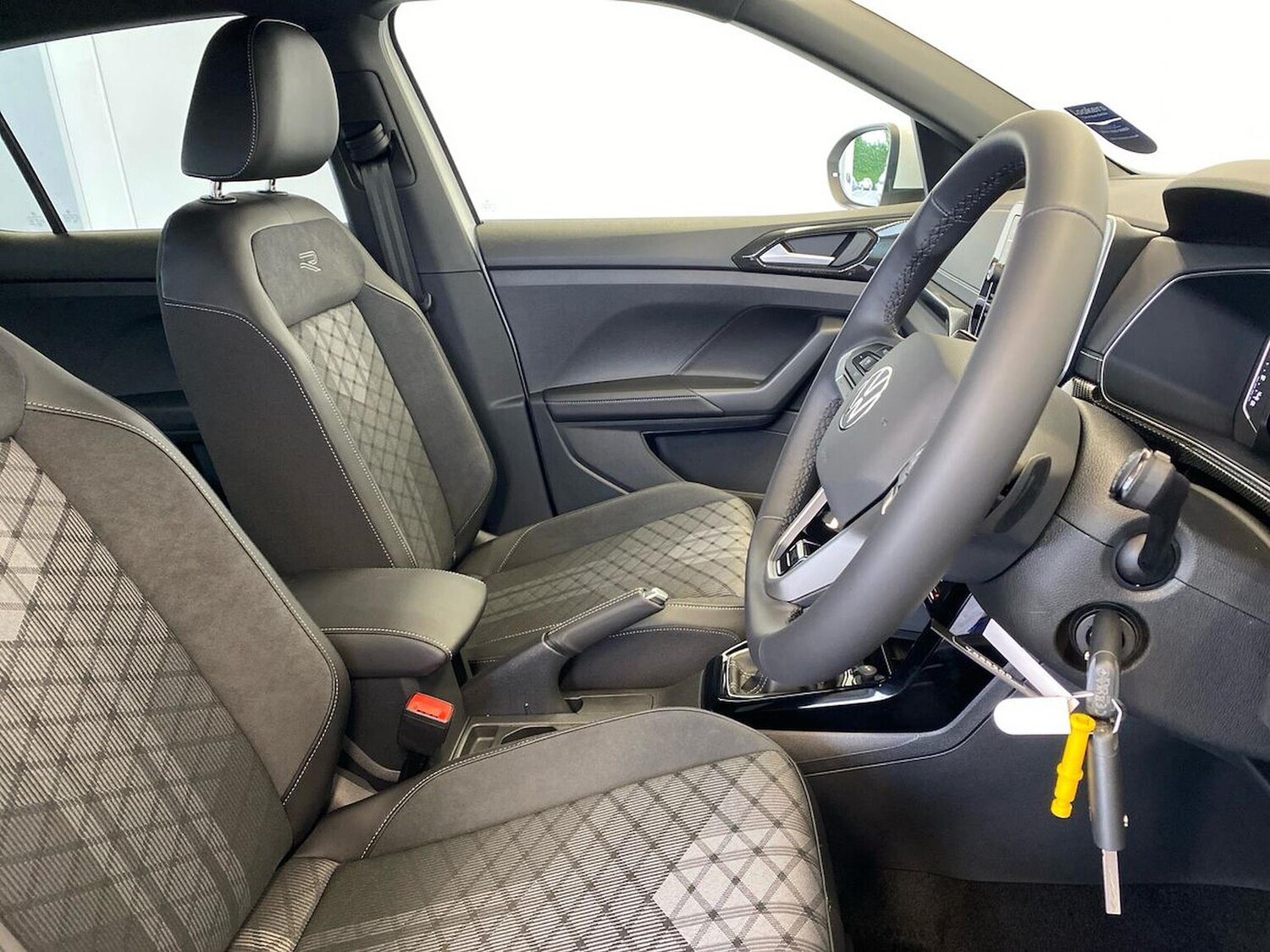 Used Volkswagen T-Cross 2025 for sale - 76179024: Photo 32