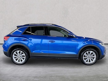 Used Volkswagen T-Roc 2024 for sale - 78903424: Photo