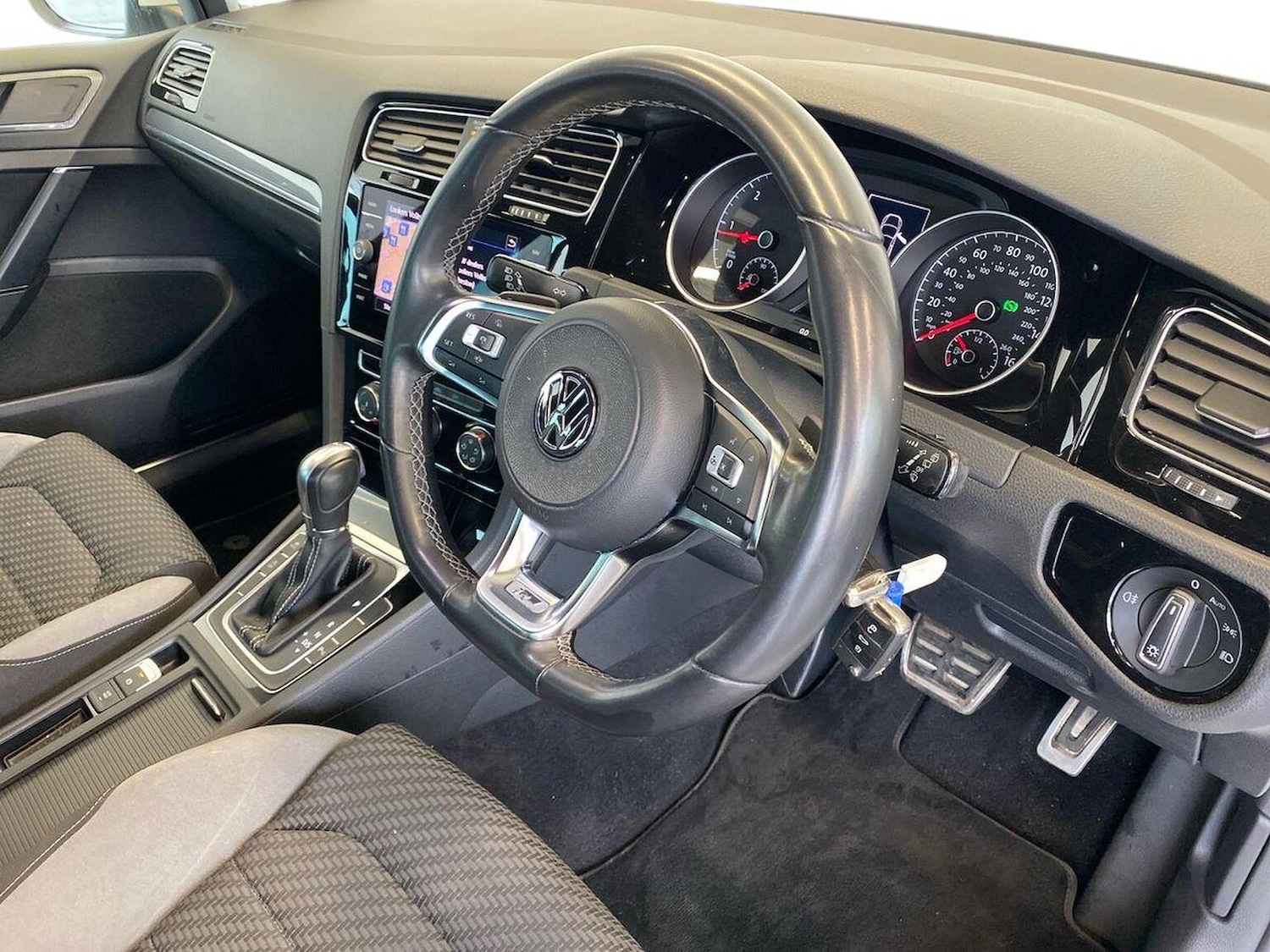 Used Volkswagen Golf 2019 for sale - 76571047: Photo 15