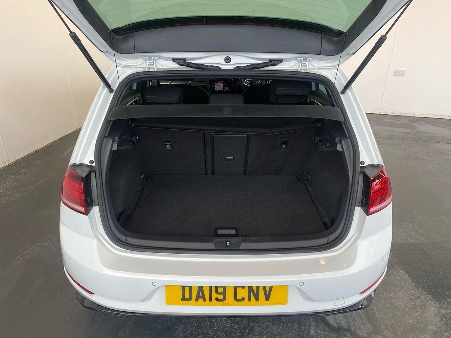 Used Volkswagen Golf 2019 for sale - 76571047: Photo 17