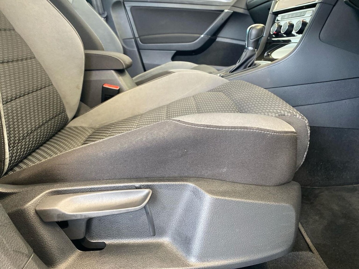 Used Volkswagen Golf 2019 for sale - 76571047: Photo 28