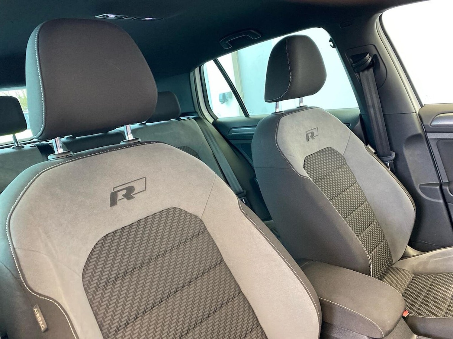 Used Volkswagen Golf 2019 for sale - 76571047: Photo 30