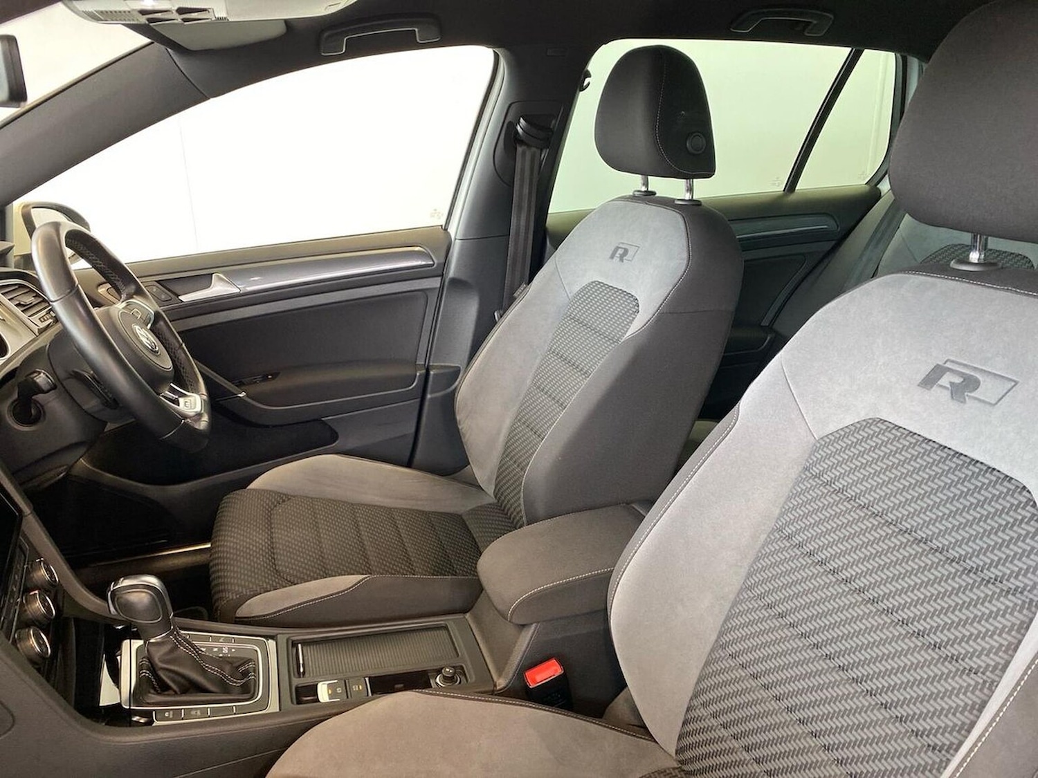 Used Volkswagen Golf 2019 for sale - 76571047: Photo 37