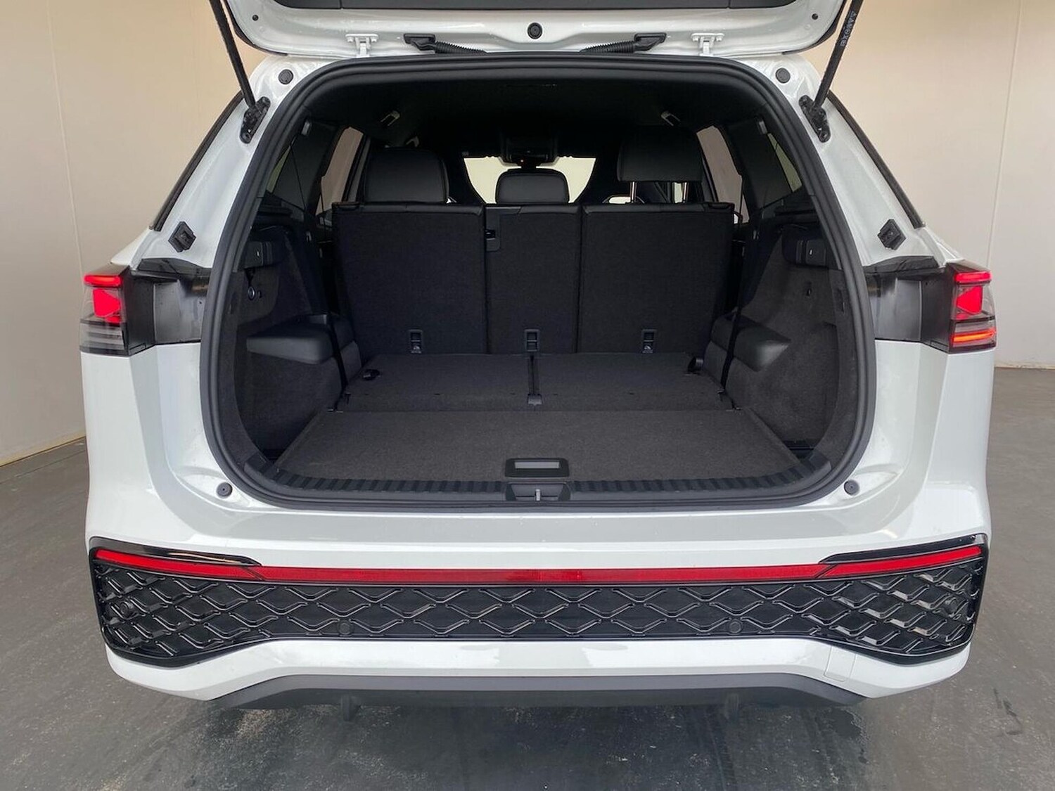 Used Volkswagen Touran 2026 for sale - 77963812: Photo 17