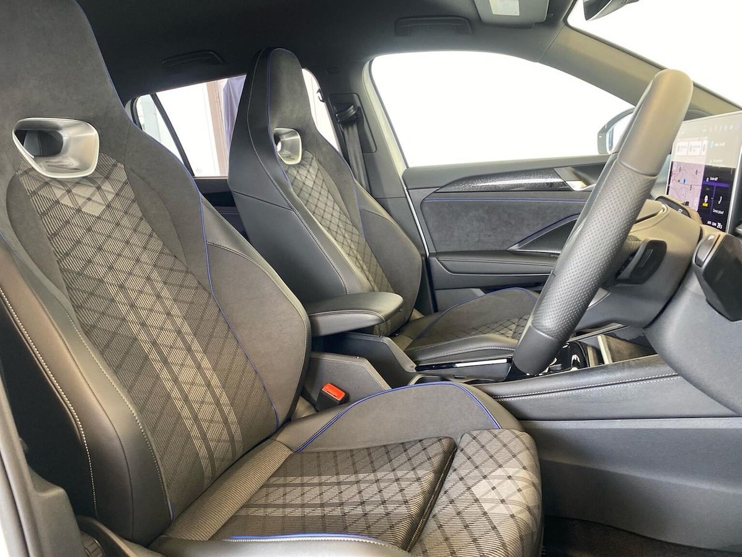 Used Volkswagen Touran 2026 for sale - 77963812: Photo 32