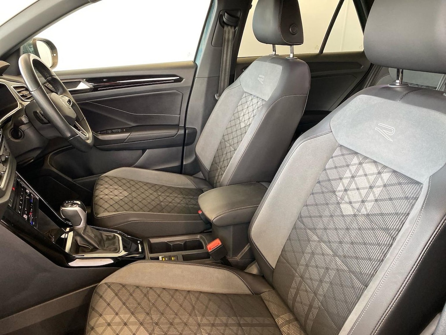 Used Volkswagen T-Roc 2022 for sale - 76794908: Photo 40